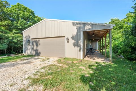 Photo of 15075 Prairie Grove Lake Road, Prairie Grove, AR 72753 (MLS # 1356689)
