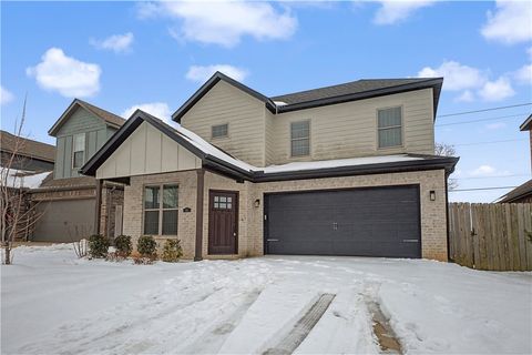 Photo of 3215 Hillstone Avenue, Bentonville, AR 72713 (MLS # 1334570)