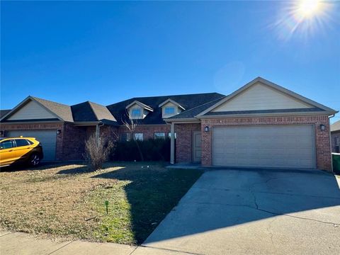 Photo of 938 Kensington Drive, Centerton, AR 72719 (MLS # 1332540)