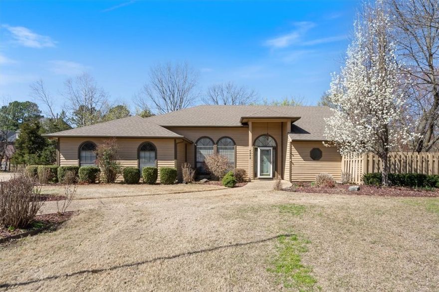 Your Kings Place in Walnut Ridge Estates at the end of a quiet cul-de-sac, this well-maintained, pre-inspected ranch-style home features 3BR/3 full baths, over 550sf 4 Seasons Room from which to enjoy the picturesque backyard view year-round, loads of natural light augmented with 3 skylights in the kitchen/family room, ~600sf of outdoor decking, mature trees, a beautiful fenced backyard, and 2 storage sheds. Split floorplan with dual primary bedrooms, each with walk-in closets and ensuite bathrooms. Open Floor Plan: Spacious updated kitchen with granite counters, newer appliances & an eat-in dining area that seamlessly flows into the family room.Sprinkler system, 5 year old roof, HVAC less than 10 years.