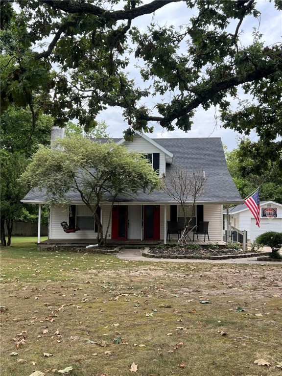 SELLING A PUBLIC AUCTION ON AUGUST 19TH, 2025 @ 6:00 PM
SITTING 1.25+/- ACRES THIS CHARMING HOME HAS HAD LOTS OF TLC PUT INTO BY THE OWNERS, NEW A/C, WIRING AND PLUMBING HAVE BEEN PUT INTO THIS HOME. BUILT IN 1937, THIS PROPERTY IS UNIQUE AND IS JUST WAITING FOR YOU TO MOVE IN. COME SEE FOR YOURSELF.