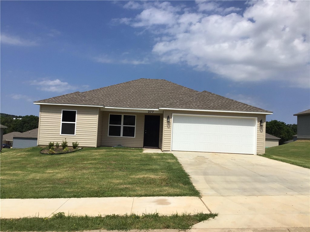New Construction. 3 bed 2 bath 2 car garage. open floor plan. Walk in closet in Master bedroom.
This is a Rausch Coleman Franklin floorplan. Stainless appliances and home warranty.