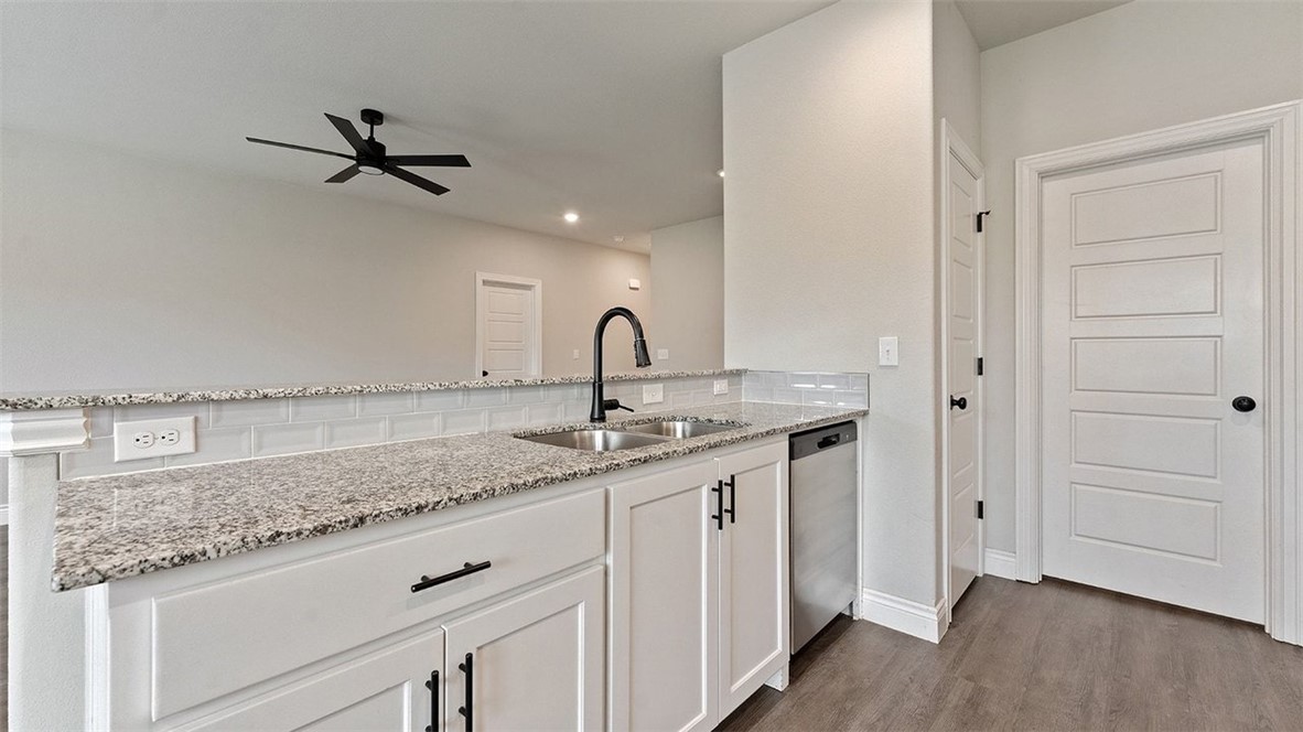 BARRINGTON PLACE-CENTERTON - Residential