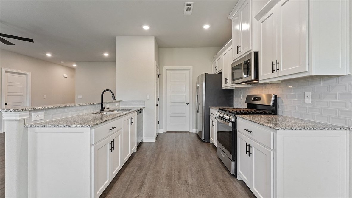 BARRINGTON PLACE-CENTERTON - Residential