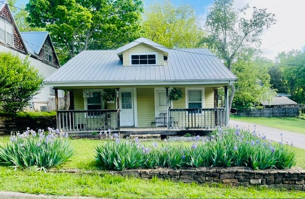 160 E MEADOW ST, FAYETTEVILLE, AR 72701 - Image cc355ee3a32da780dfea94b78750103e/3537617528