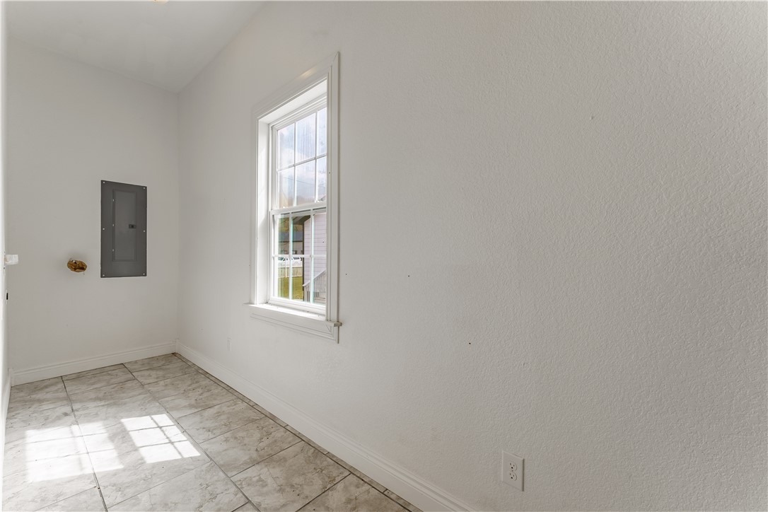 n / a - Residential