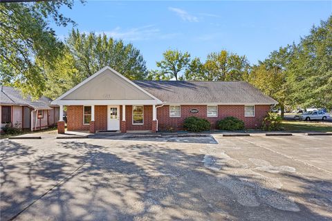 Photo of 1501 W C Street, Russellville, AR 72801 (MLS # 1326892)