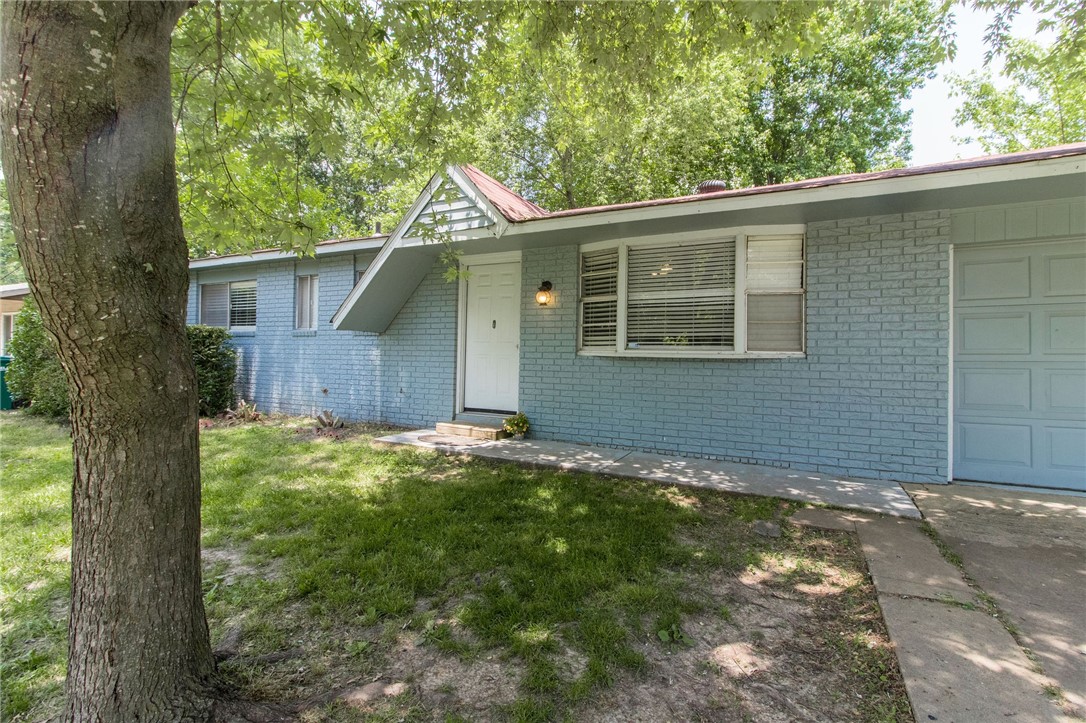 Bishop Manor-Rogers - Residential