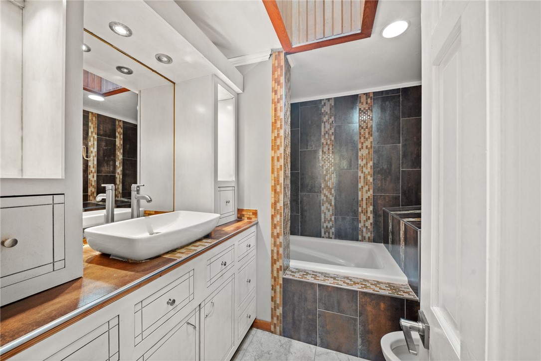 Hyland Park Rogers - Residential