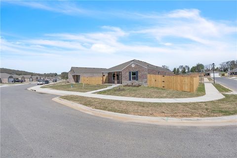 Photo of 3229 Wolf Creek Street, Springdale, AR 72764 (MLS # 1336423)