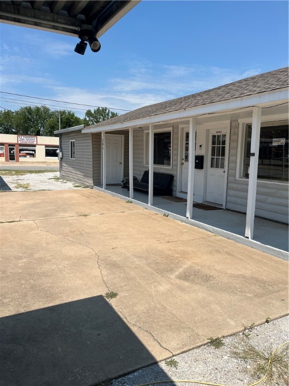 Prime car dealership property near Downtown Siloam Springs, AR.
Don't miss this rare opportunity to own a well-located commercial property just minutes from beautiful Downtown Siloam Springs! Situated on a 0.17-acre corner lot, this versatile site is perfectly suited for automotive sales, service, or a range of commercial ventures.