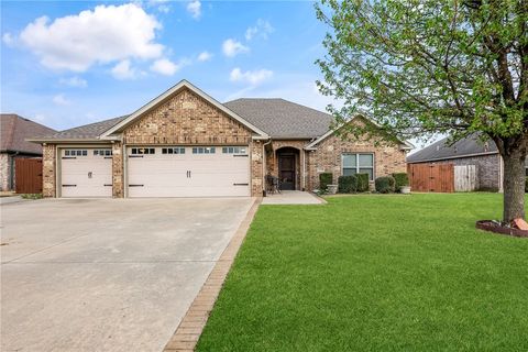 Photo of 1110 Chattie Drive, Centerton, AR 72719 (MLS # 1340988)