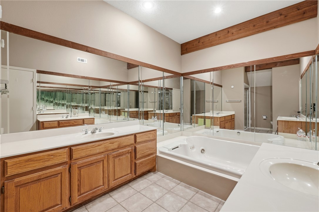 Unit 124 Holiday Island - Residential