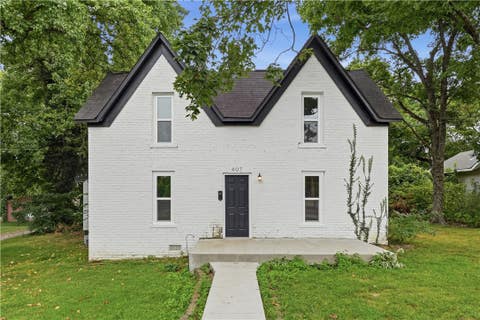 Photo of 607 E Church Avenue, Berryville, AR 72616 (MLS # 1359256)