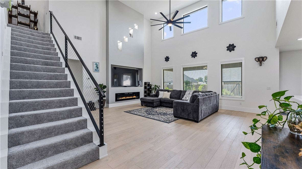 1111 Longbourn Drive