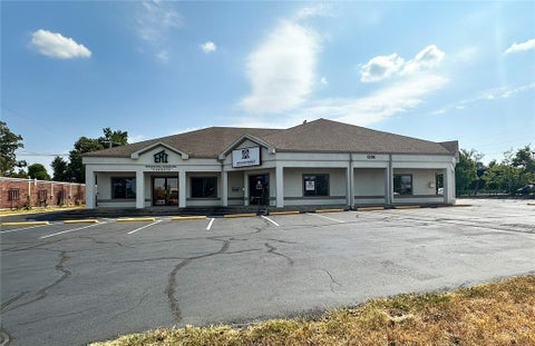 Photo of 1206 N Walton Boulevard 8 #8, Bentonville, AR 72712 (MLS # 1361865)
