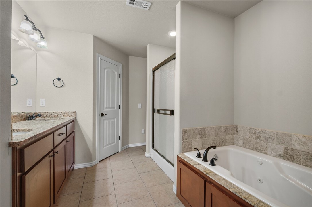 Kerelaw Castle Bentonville - Residential