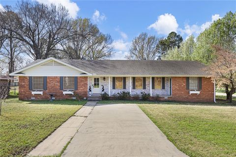 Photo of 200 E 6th Street, Russellville, AR 72801 (MLS # 1339423)