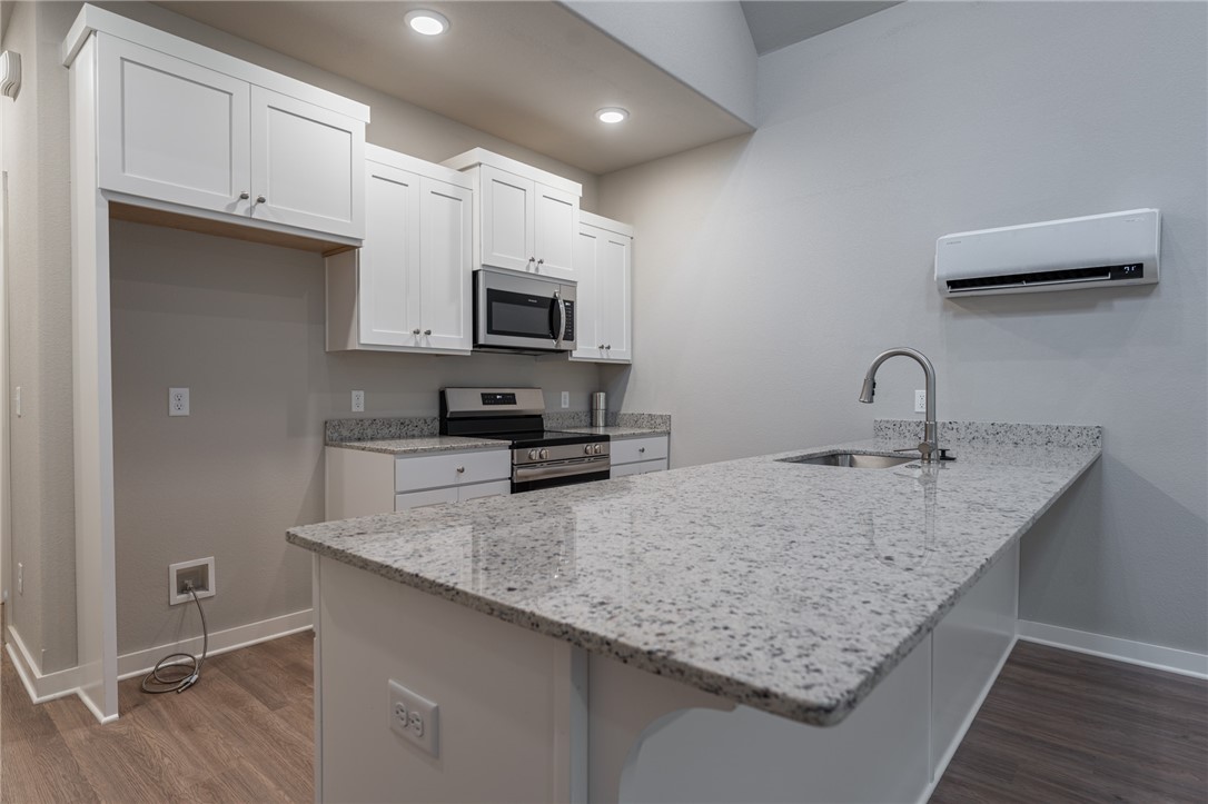 Van Buren Avenue Residences - Residential