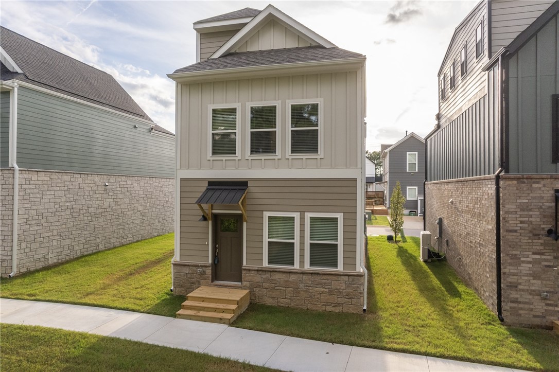Van Buren Avenue Residences - Residential