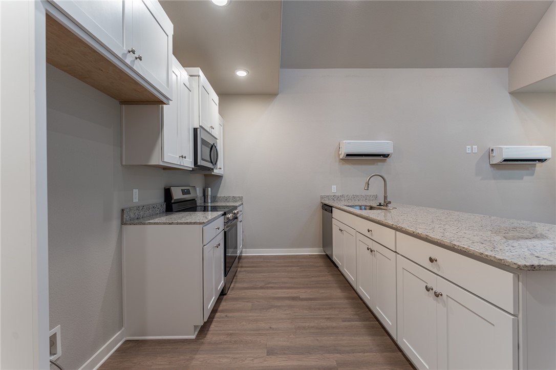 Van Buren Avenue Residences - Residential