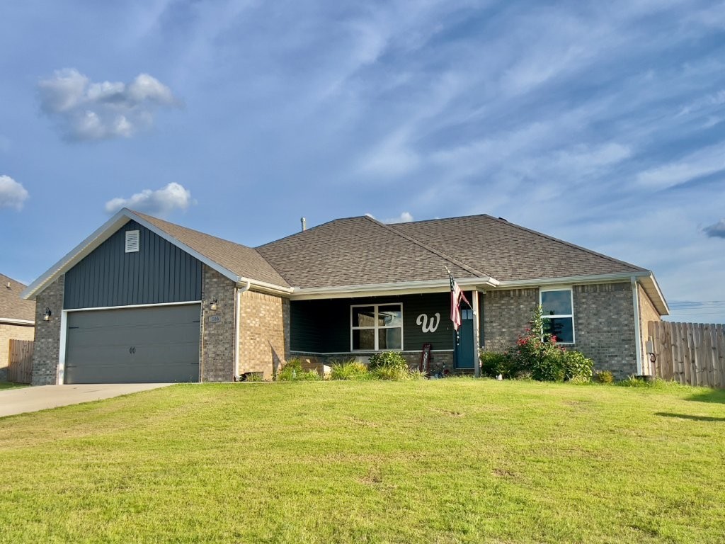 Welcome Home ! This spacious open concept home is perfect for entertaining. This home boasts 3 bedrooms 2 full bedrooms and a nice 2 car garage. The nice wood privacy fence completely surrounds the backyard. A large 22 foot by 13 foot pergola has recently been added over the back patio.