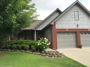 Come see this beautifully landscaped and well decorated home in the newer Ivy Grove Subdivision. Home sits on one of the larger lots in the neighborhood and has larger bedrooms than others. Fenced back yard with a kennel area and a shed. Tall vaulted ceilings and a semi-open floor plan. Must see to appreciate!