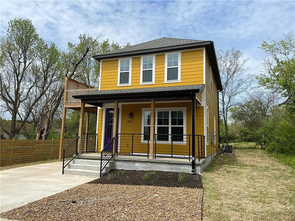 Talk about living in the heart of Fayetteville! Enjoy the 2nd level deck during your morning coffee in this single family home! This home offers dedicated space for office/study. Enjoy open concept kitchen with stainless steel appliances, washer/dryer/fridge, and more. Covered parking for those rainy mornings, and extra parking space for your guests. Enjoy a short walk to the greenway, Fayetteville square, or the new South Yard! Conveniently located minutes from I49, 71 business and HWY 265.