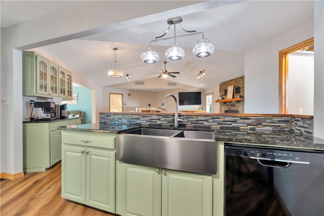 Tanglewood 4Th - Residential
