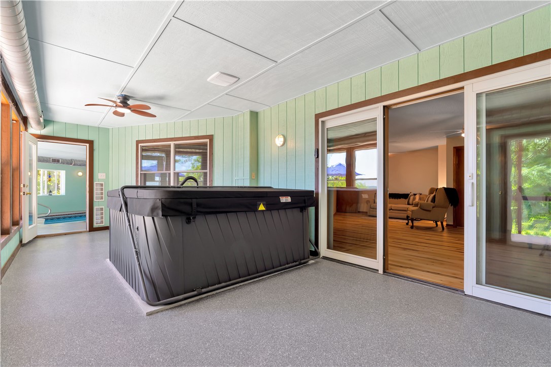 Tanglewood 4Th - Residential
