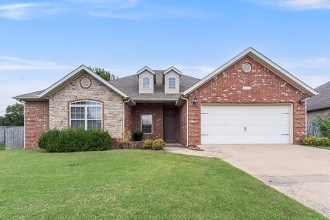 Photo of 5000 SW Golden Eagle Avenue, Bentonville, AR 72713 (MLS # 1325494)