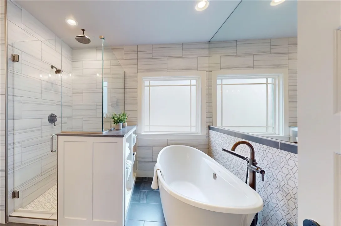 Centerton, Arkansas 72719, United States, 5 Bedrooms Bedrooms, ,4 BathroomsBathrooms,Residential,Active,239116