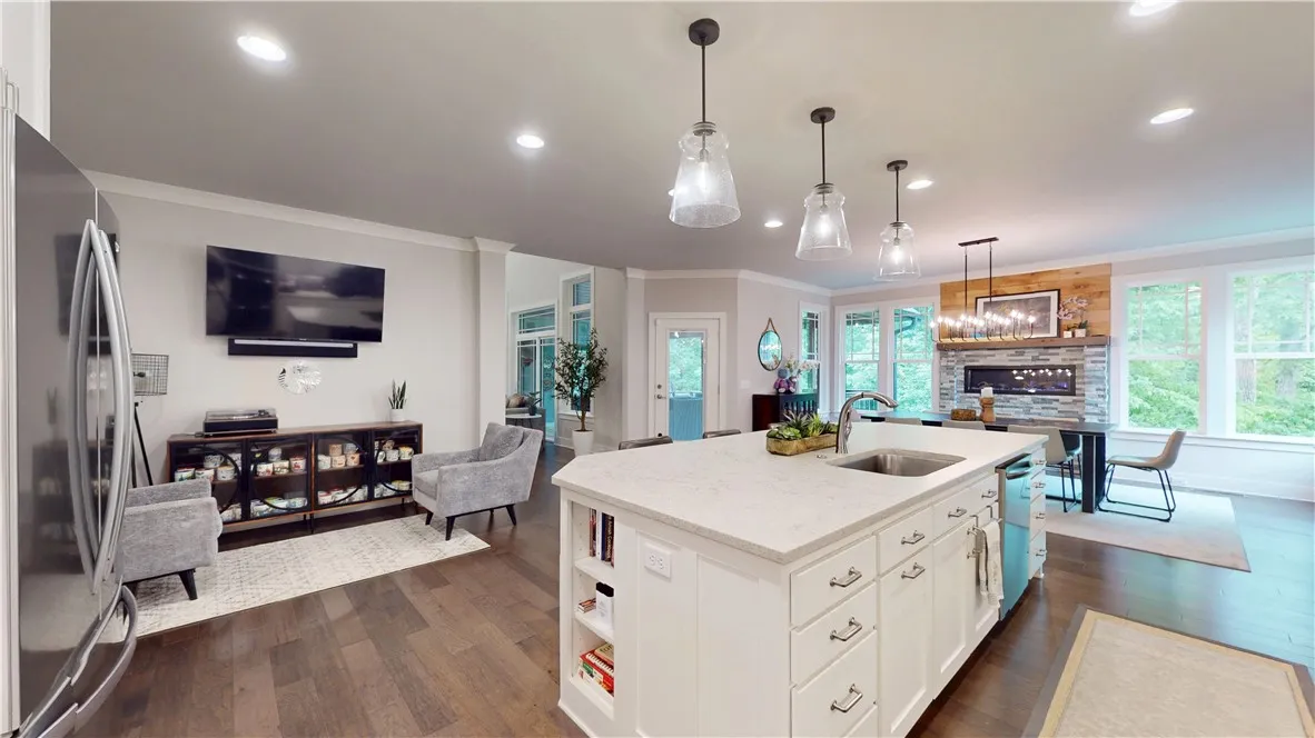 Centerton, Arkansas 72719, United States, 5 Bedrooms Bedrooms, ,4 BathroomsBathrooms,Residential,Active,239116