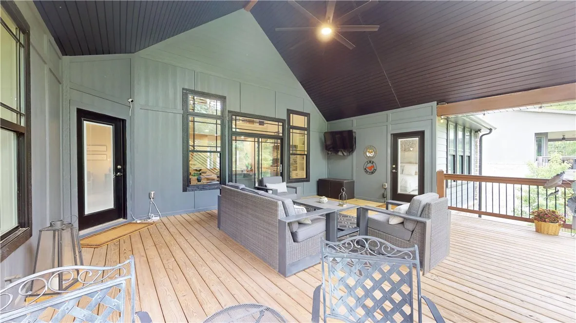 Centerton, Arkansas 72719, United States, 5 Bedrooms Bedrooms, ,4 BathroomsBathrooms,Residential,Active,239116