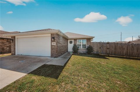 Photo of 1002 E Olrich Street, Rogers, AR 72756 (MLS # 1340721)