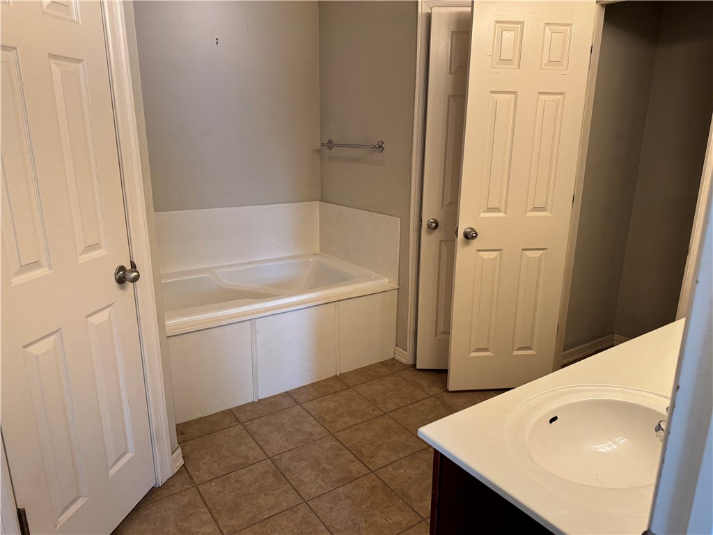 Sonoma Valley Sub Centerton - Residential Lease