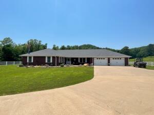 ONE OWNER, HORSE AND CATTLE PARADISE with BEAUTIFUL views in the OZARK MOUNTAIN foothills. This PRISTINE 197+/- acre cattle farm ismanicured and turnkey ready for the new owners. SIX PONDS and THREE CREEKS provide year round water in addition to a MUNICIPAL WATERsupply and a DEEP WELL for gardening/livestock. This CUSTOM BUILT 2600+/- sft home has NEW ROOF w/transferable LIFETIME WARRANTYSEPT. 2021, NEW HVAC MAY 2021, NEW WATER HEATER 2020 and FIBER OPTIC INTERNET. The living space has a large, open feel with 3 beds 2baths open kitchen, granite counters, two pantries, large laundry room and oversized two car garage complete with man-cave.