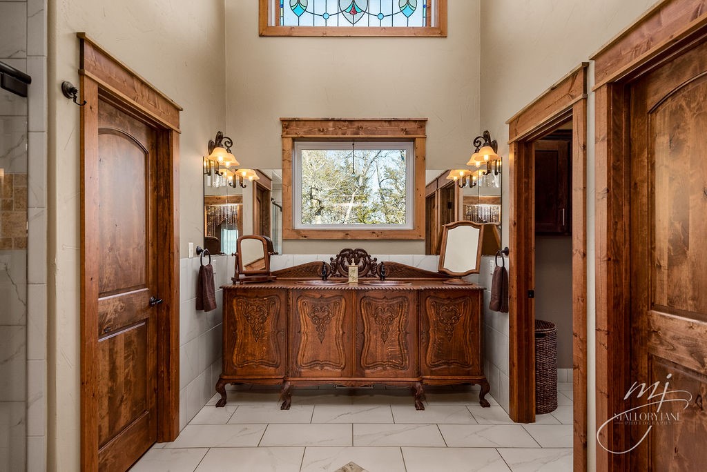 Unit 116 Holiday Island - Residential