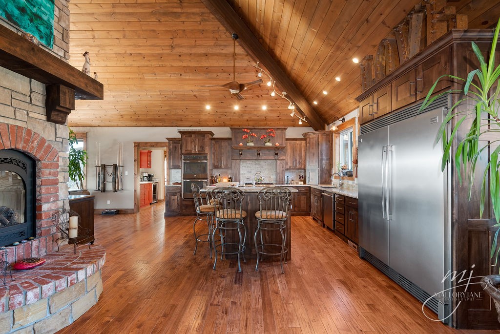 Unit 116 Holiday Island - Residential