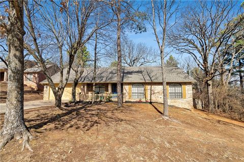 Photo of 794 Birwin Street, Fayetteville, AR 72703 (MLS # 1336298)