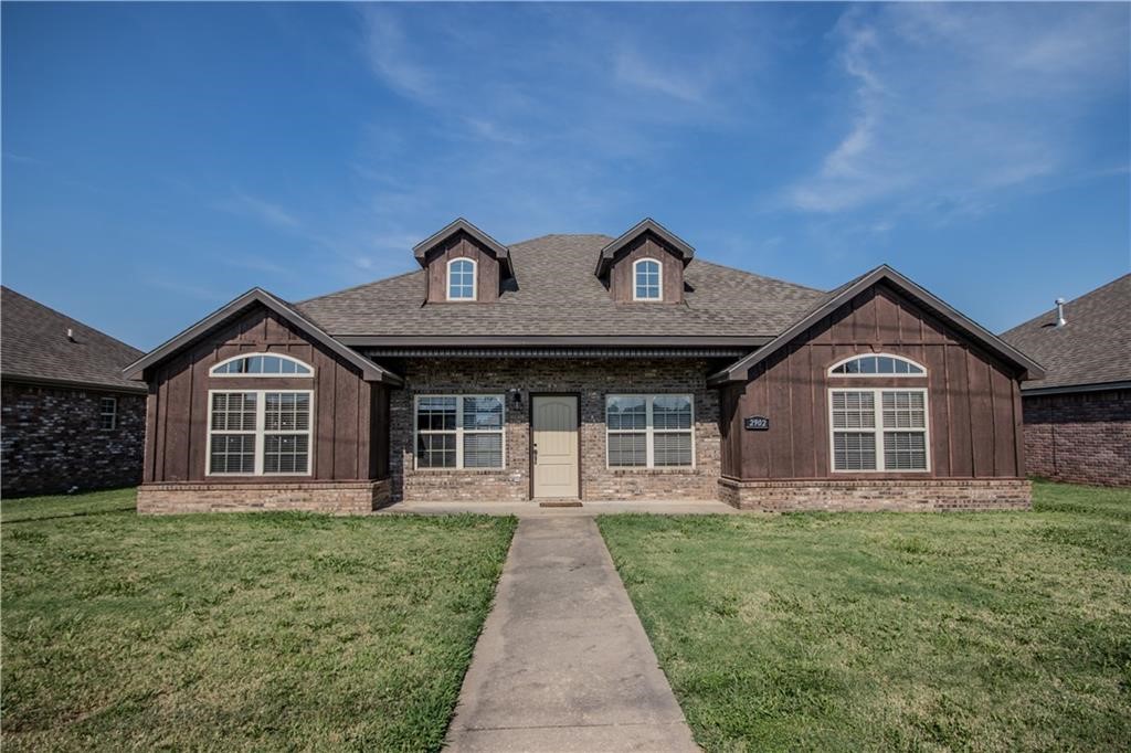 Beautiful 4 bedroom 2 bath home for lease in SW Bentonville. Located right across the street from Osage Creek Elementary, this home features: Split bedroom plan, granite countertops. rear-entry garage. Home is ready to move in, come see it today!