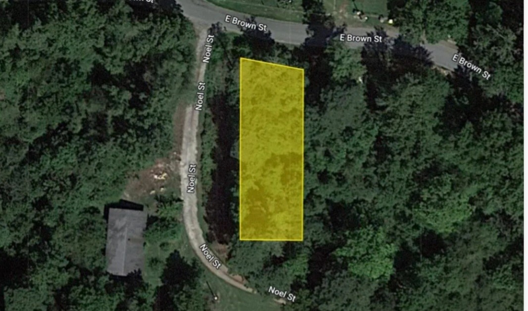 Time to build your new home, place a mobile, manufactured home or tiny home on this .17 (+/-) acre lot in Hensley, Arkansas of Pulaski County (just south of Little Rock). It is level, partially wooded and private. Property conveys a Limited Warranty Deed. Owner financing available. Call or text today for more information.