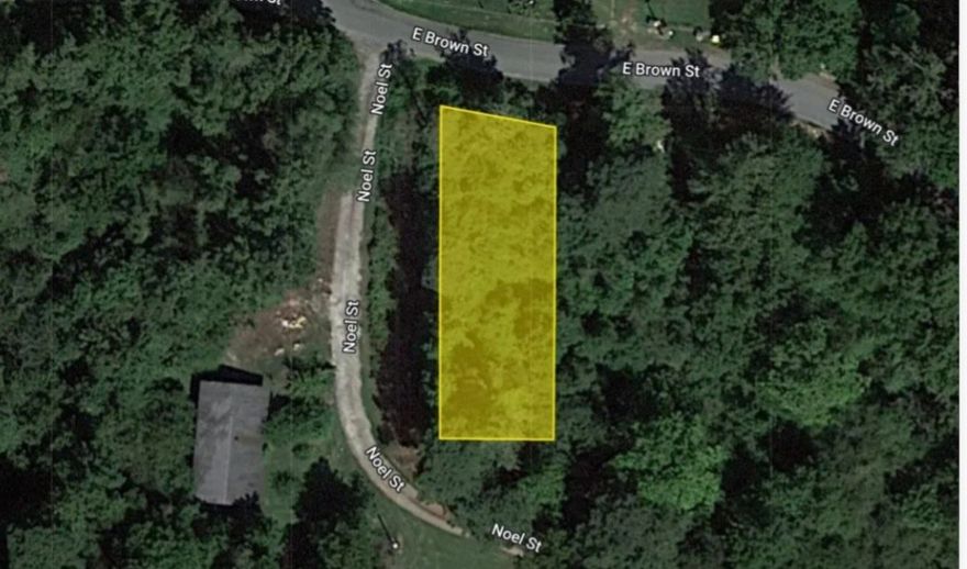 Time to build your new home, place a mobile, manufactured home or tiny home on this .17 (+/-) acre lot in Hensley, Arkansas of Pulaski County (just south of Little Rock). It is level, partially wooded and private. Property conveys a Limited Warranty Deed. Owner financing available. Call or text today for more information.