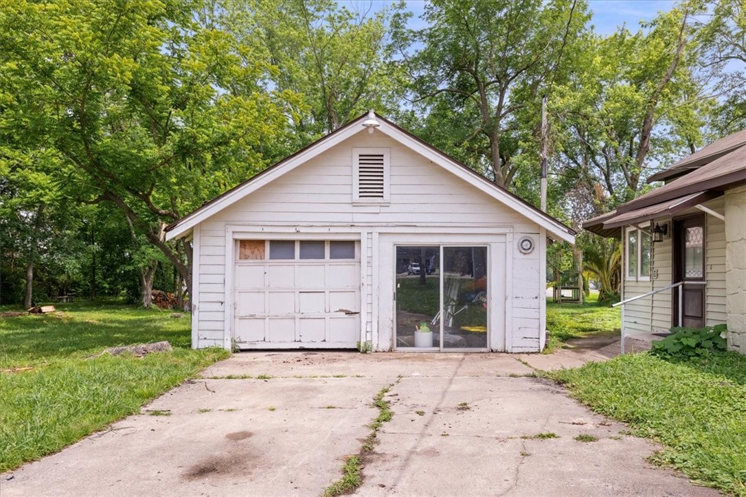 Elkins Outlots - Residential