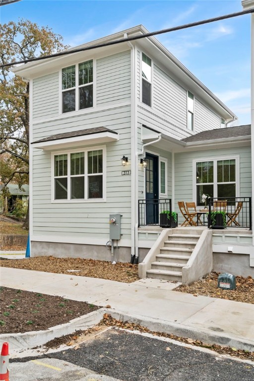 Here in Hog country, it’s all about Location Location Location. One block away, we have the Greenway bike trails that lead all the way up to Bentonville. Ride square to square right here from your home or hit the U Of A campus in no time. Did I mention Dickson street is just a couple of blocks away? This new construction luxury townhome offers 3 BRS 2.5 Baths with wood flooring throughout, a nice front porch, a mudroom, and an oversized 2 car garage and guest parking out front. Whether you are looking for a second home to attend the games, or an investment property to house students, you can’t go wrong adding this one to your portfolio. Please reference other options to lease or purchase all 4 townhomes. MLS#1292255 and MLS#1292496.