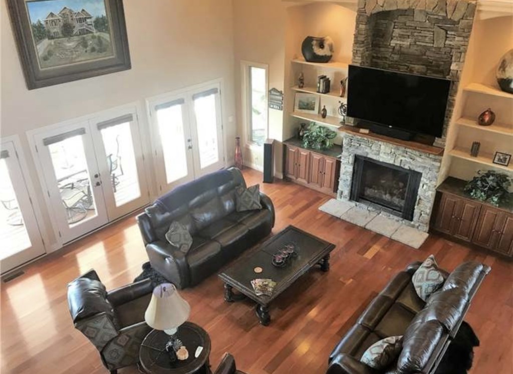 Unit 116 Holiday Island - Residential