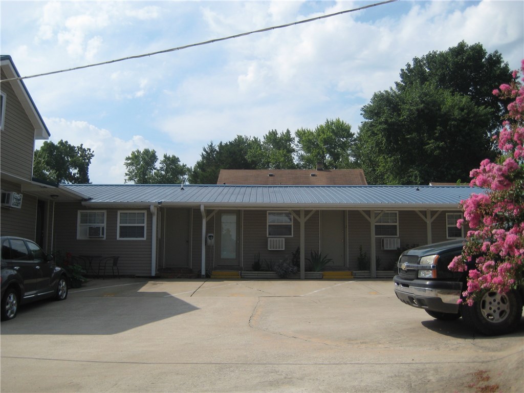 Great studio apartment! All utilities paid and free wifi. Coin laundry facility.