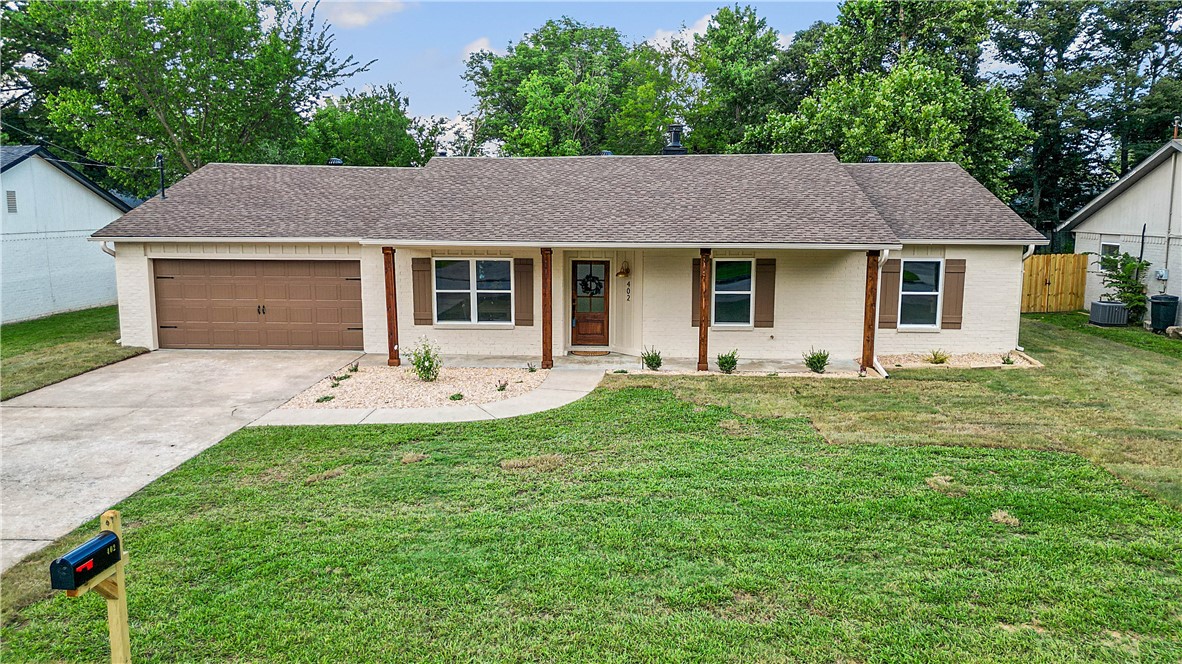 Step into style with this newly remodeled gem just minutes from downtown Bentonville! If you're dreaming of modern charm with a touch of outdoor magic, this is the one.
Inside, you'll find fresh finishes, an open-concept layout, and a vibe that says "move-in ready with flair." The updates are more than skin-deep ā with a newer roof and HVAC system, this home brings both beauty and peace of mind.
Slide open the back door and prepare to fall in love with your new favorite space: a sprawling deck crowned by a custom pergola, perfect for weekend brunches, sunset dinners, or late-night laughs under the stars.
Whether you're hosting friends or savoring a quiet night at home, this house is the perfect blend of location, design, and comfort. Homes this close to Bentonville Squareāand this dialed-inādonāt last long.
Schedule your showing and get ready to say "this is it!" Back on market - no fault of the sellers.