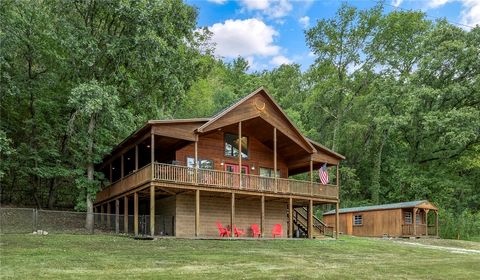 Photo of 545 County Road 235, Eureka Springs, AR 72632 (MLS # 1339514)