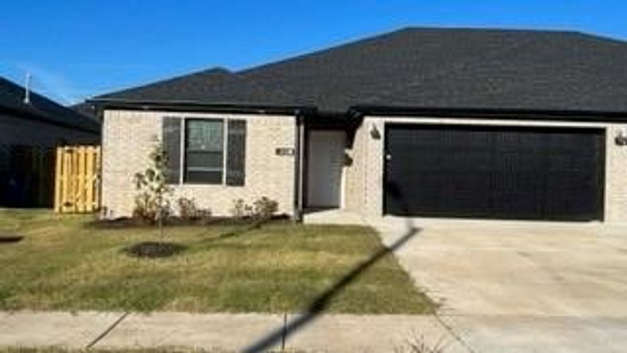 Beautiful 3-bed, 2-bath rental home with modern finishes & plenty of space to enjoy. This property features vinyl plank flooring throughout, ensuring easy maintenance with no carpet. Eat-in kitchen area, perfect for casual dining & entertaining. It offers ample cabinetry, counter space, and all the features you need to prepare your favorite meals. The home also includes a 2 car garage, along with a privacy fence in the backyard.